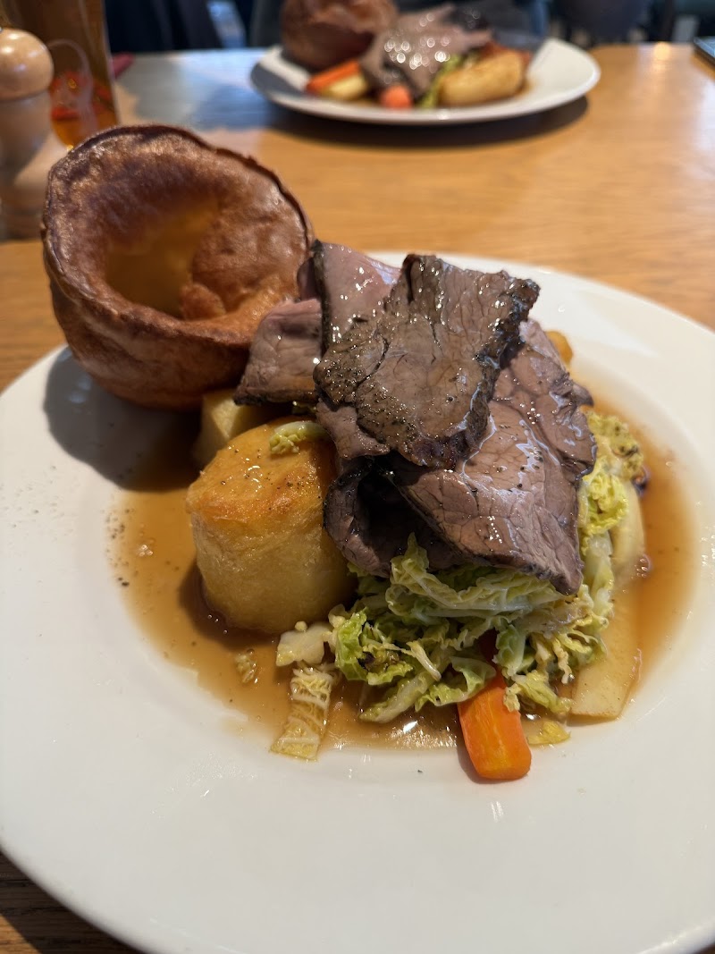 The Canbury Arms - Photo 4